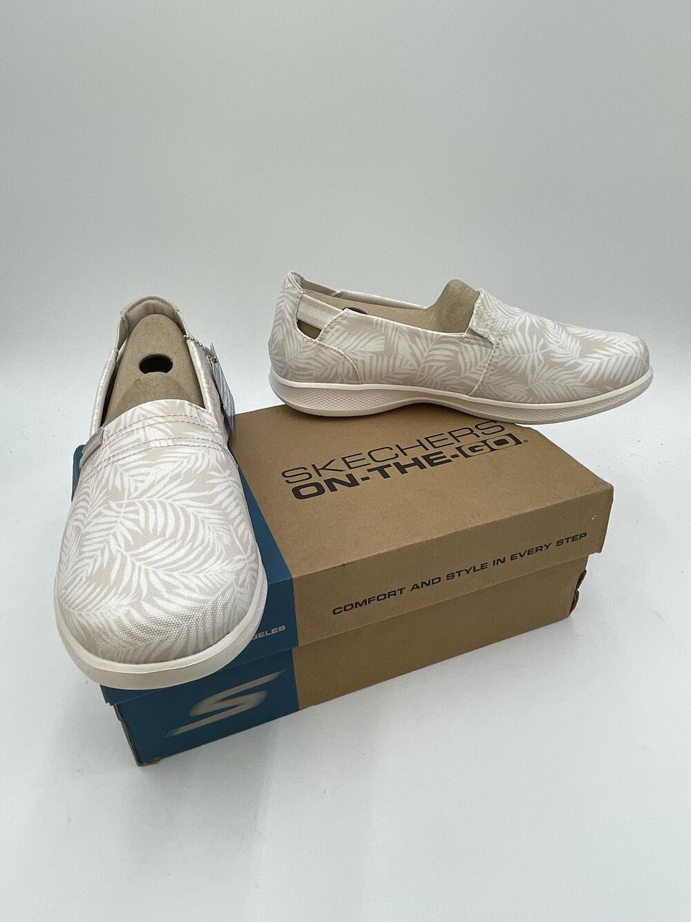Skechers GO STEP LITE Palmetto Shoes Womens Beige Floral Slip On Comfort Size 9